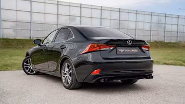 LEXUS IS