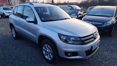 VOLKSWAGEN Tiguan
