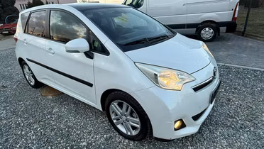TOYOTA Verso-S