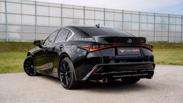 LEXUS IS