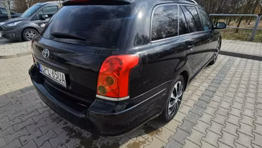 TOYOTA Avensis