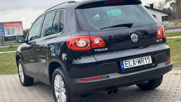 VOLKSWAGEN Tiguan