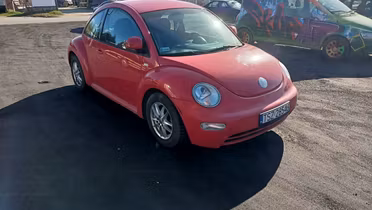 VOLKSWAGEN New Beetle