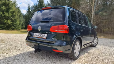 VOLKSWAGEN Touran