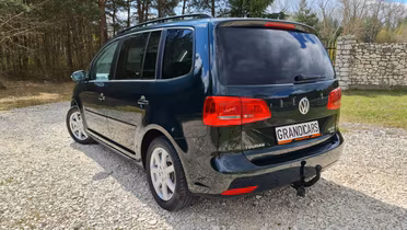 VOLKSWAGEN Touran