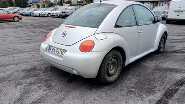 VOLKSWAGEN New Beetle