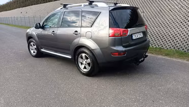 PEUGEOT 4007