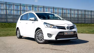 TOYOTA Verso