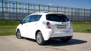 TOYOTA Verso