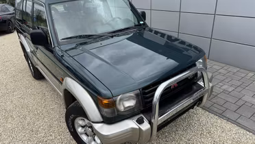 MITSUBISHI Pajero