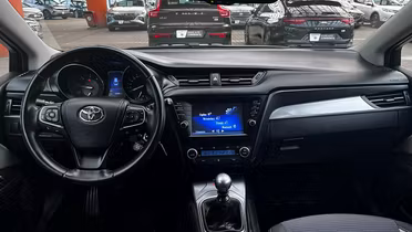 TOYOTA Avensis