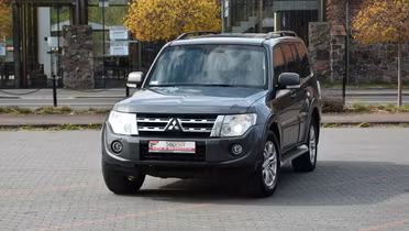 MITSUBISHI Pajero