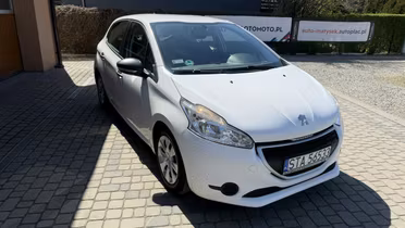 PEUGEOT 208