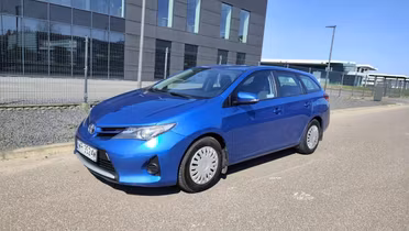 TOYOTA Auris