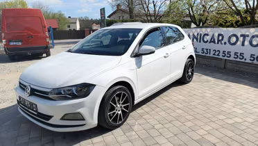 VOLKSWAGEN Polo