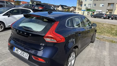 VOLVO V40