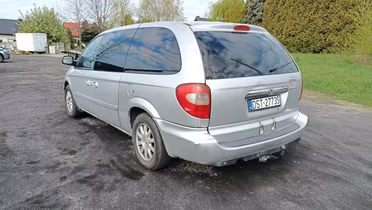 CHRYSLER Town & Country