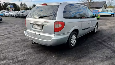CHRYSLER Town & Country
