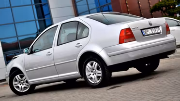 VOLKSWAGEN Bora