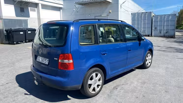 VOLKSWAGEN Touran