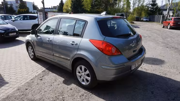 NISSAN Tiida