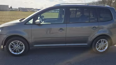 VOLKSWAGEN Touran