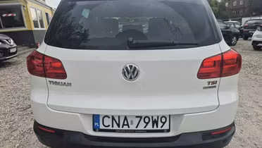 VOLKSWAGEN Tiguan
