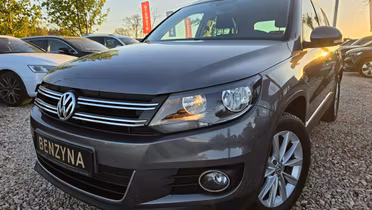 VOLKSWAGEN Tiguan
