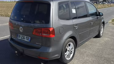 VOLKSWAGEN Touran