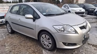 TOYOTA Auris
