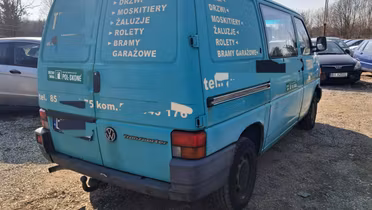VOLKSWAGEN Transporter