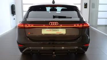 AUDI S6 Avant e-tron
