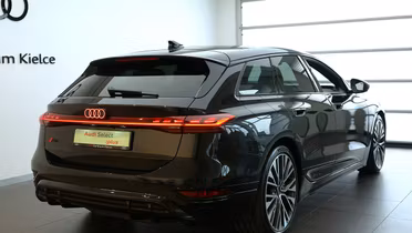 AUDI S6 Avant e-tron