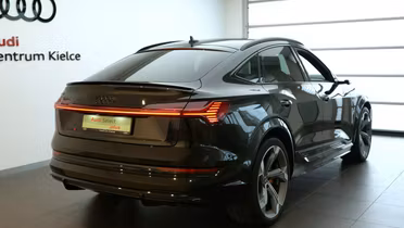 AUDI e-tron Sportback