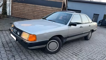 AUDI 100