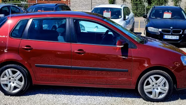 VOLKSWAGEN Polo