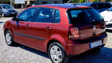 VOLKSWAGEN Polo