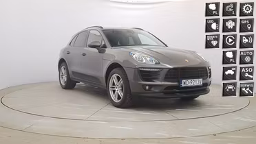 PORSCHE Macan
