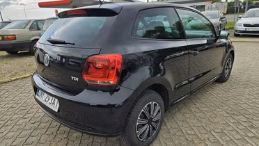 VOLKSWAGEN Polo