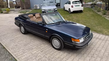 SAAB 900