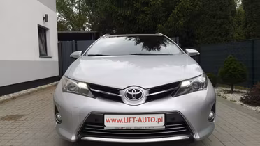 TOYOTA Auris