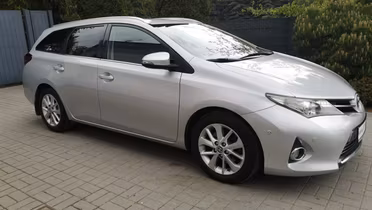TOYOTA Auris