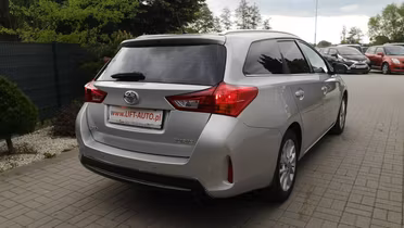 TOYOTA Auris