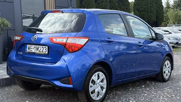 TOYOTA Yaris