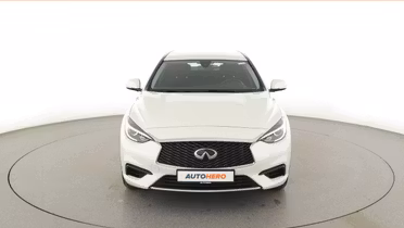 INFINITI Q30