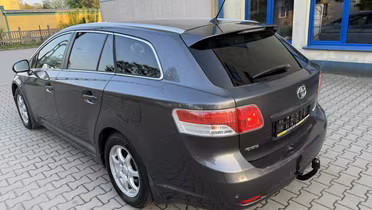 TOYOTA Avensis