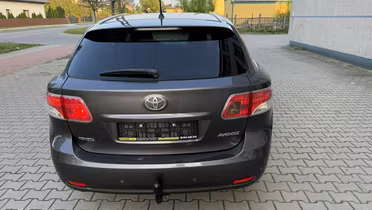 TOYOTA Avensis