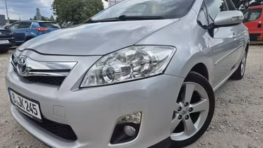 TOYOTA Auris