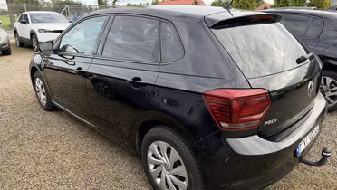 VOLKSWAGEN Polo