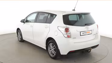 TOYOTA Verso